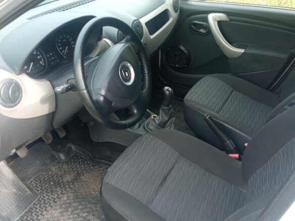 2011 Renault Logan I Рестайлинг, белый, 350000 рублей - вид 7
