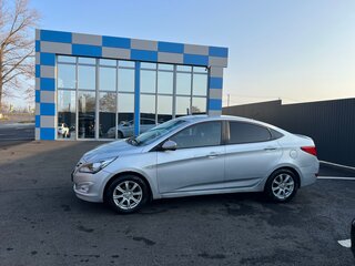 2014 Hyundai Solaris I Рестайлинг, серебристый, 670000 рублей, вид 4