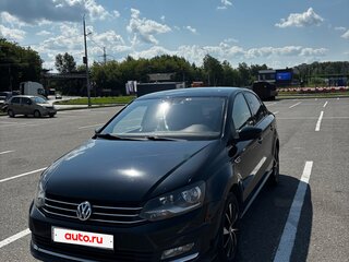 2017 Volkswagen Polo V Рестайлинг, чёрный, 950000 рублей, вид 2