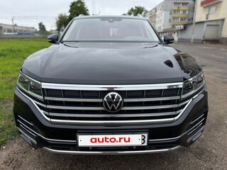 2022 Volkswagen Touareg III, чёрный, 5750000 рублей, вид 1