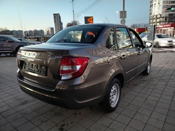 2026 Lada (ВАЗ) Granta I Рестайлинг, коричневый, 1088000 рублей - вид 4