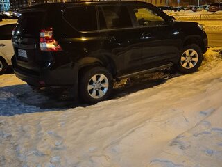 2014 Toyota Land Cruiser Prado 150 Series Рестайлинг 1, чёрный, 3500000 рублей, вид 2