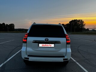 2021 Toyota Land Cruiser Prado 150 Series Рестайлинг 3, белый, 6300000 рублей, вид 4