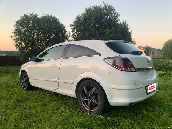2008 Opel Astra GTC H Рестайлинг, белый, 499000 рублей - вид 4