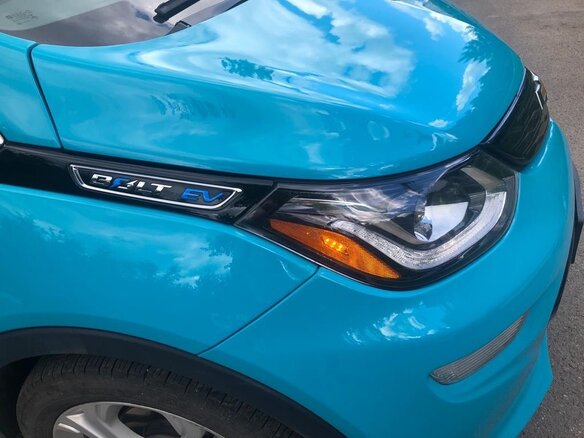 2019 Chevrolet Bolt I, зелёный, 1790000 рублей - вид 4