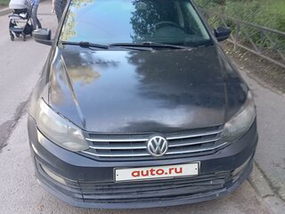 2015 Volkswagen Polo V Рестайлинг, чёрный, 350000 рублей, вид 2