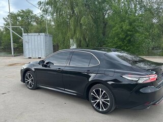 2020 Toyota Camry VIII (XV70), чёрный, 3390000 рублей, вид 5