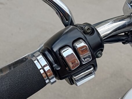 2008 Harley-Davidson Softail Deluxe, серебристый, 1300000 рублей, вид 2