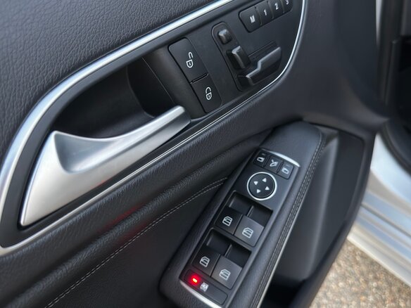 2014 Mercedes-Benz A-Класс AMG 45 AMG I (W176), серебристый, 1900000 рублей - вид 25