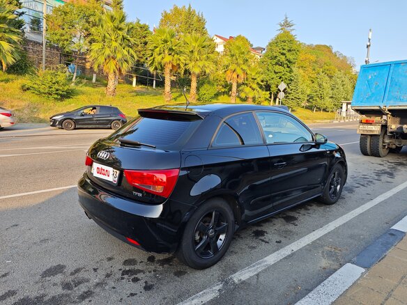 2010 Audi A1 I (8X), чёрный, 830000 рублей - вид 5