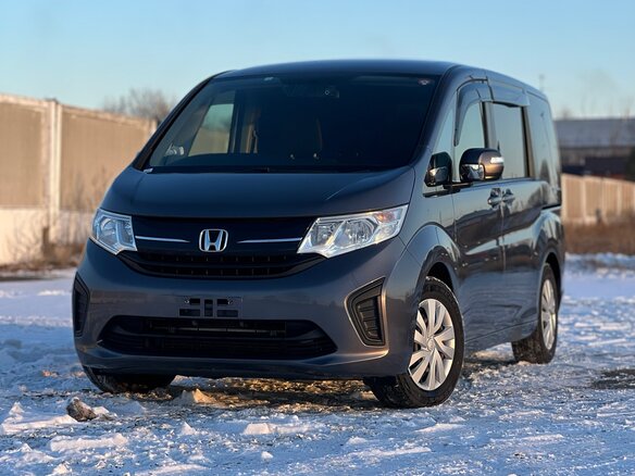 2018 Honda Stepwgn V Рестайлинг, серый, 2249000 рублей - вид 1