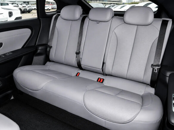 2026 Changan Qiyuan A06 28.39 kWh, серебристый, 2256000 рублей - вид 6