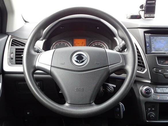 2014 SsangYong Actyon II Рестайлинг, серебристый - вид 10