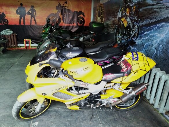 2000 Honda VTR 1000, жёлтый, 275000 рублей - вид 3