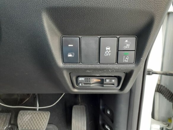 2017 Honda Stepwgn Spada V, белый, 1850000 рублей - вид 17