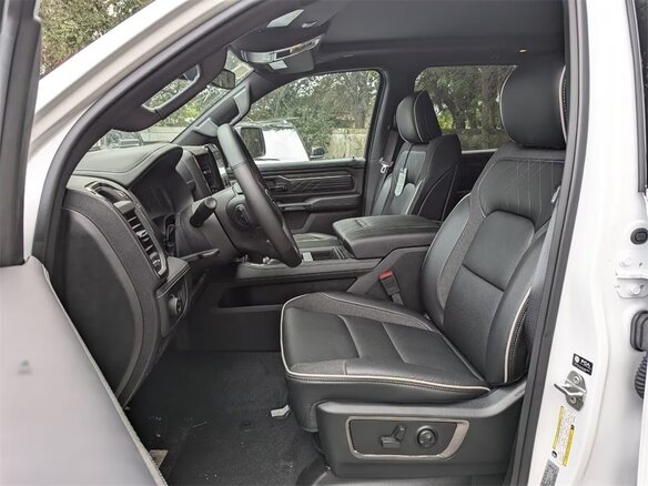 2025 Ram 1500 Crew Cab V Рестайлинг, серебристый, 10134960 рублей - вид 7