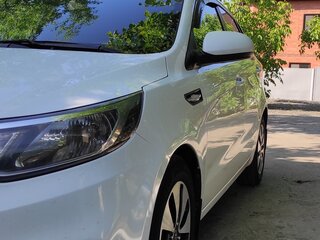 2017 Kia Rio III Рестайлинг, белый, 1320000 рублей, вид 2