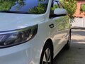 2017 Kia Rio III Рестайлинг, белый, 1320000 рублей - вид 1