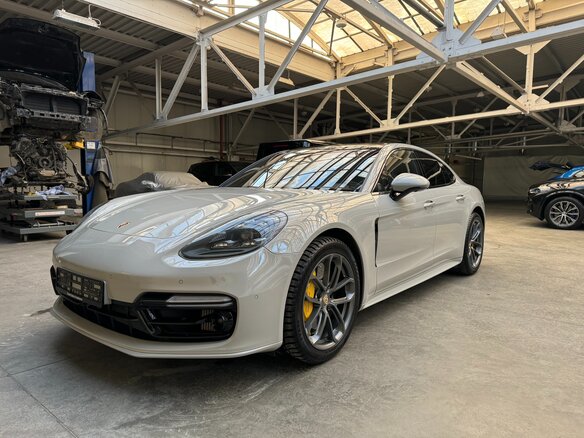 2017 Porsche Panamera Turbo II, серый, 7490000 рублей