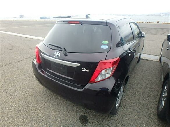 2013 Toyota Vitz III (XP130), красный, 850000 рублей - вид 30