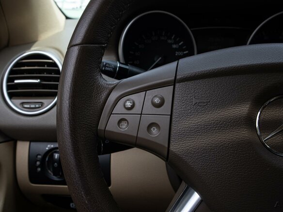 2007 Mercedes-Benz M-Класс 350 II (W164), белый - вид 17