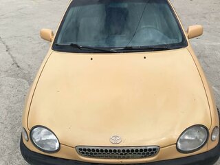 1997 Toyota Corolla VIII (E110), бежевый, 950000 рублей, вид 2