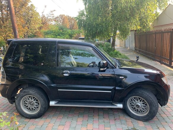 2010 Mitsubishi Pajero IV, чёрный, 1800000 рублей - вид 2