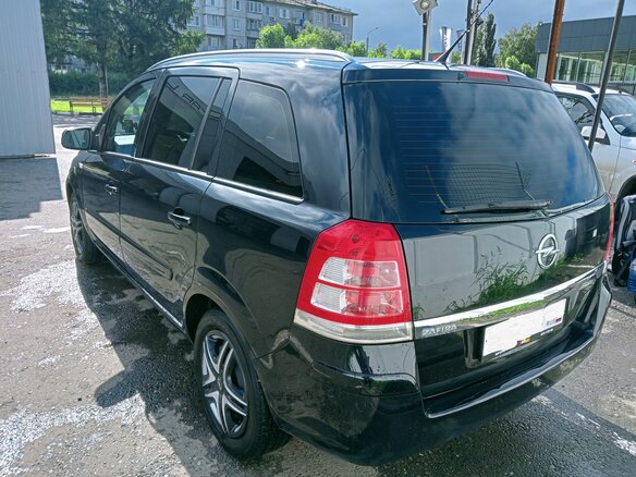 2014 Opel Zafira B Рестайлинг, чёрный, 1050000 рублей - вид 3