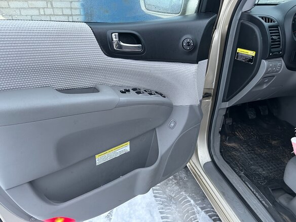 2007 Kia Carnival II, золотистый, 900000 рублей - вид 5