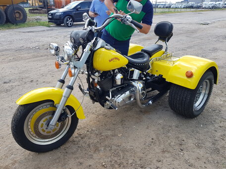1997 Harley-Davidson Tri Glide, жёлтый, 2400000 рублей, вид 3