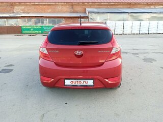 2013 Hyundai Solaris I, красный, 880000 рублей, вид 3