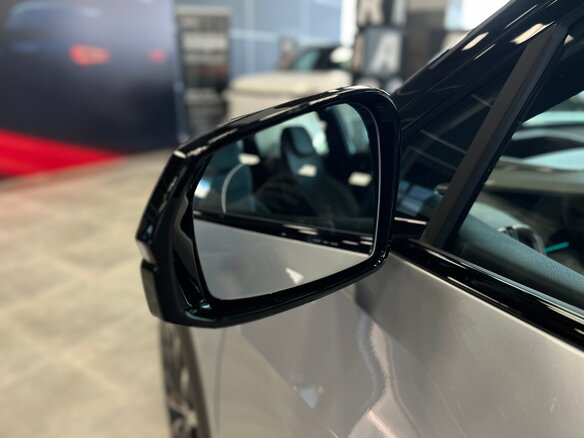 2026 Geely Galaxy M7, серебристый - вид 6