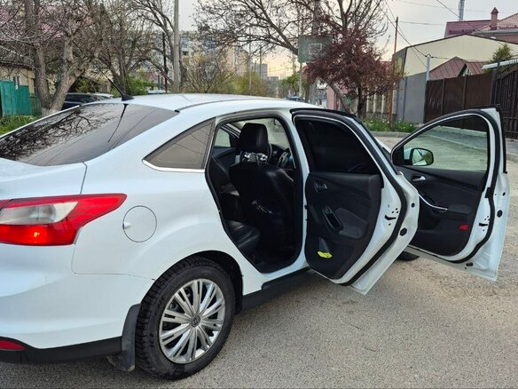 2012 Ford Focus III, белый, 1250000 рублей - вид 9