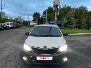 2016 Kia Rio III Рестайлинг, серебристый, 520000 рублей, вид 2