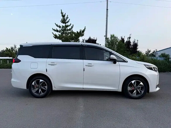 2023 GAC Trumpchi M6 Pro, белый, 1640000 рублей - вид 4