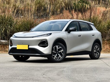 2026 Changan Qiyuan Q05 51.9 kWh II, серебристый, 2317000 рублей, вид 1