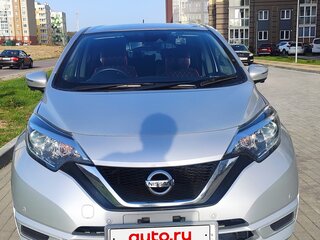 2018 Nissan Note II Рестайлинг, серебристый, 1000000 рублей, вид 1