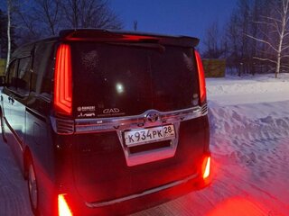 2014 Toyota Voxy III (R80), чёрный, 2000000 рублей, вид 5