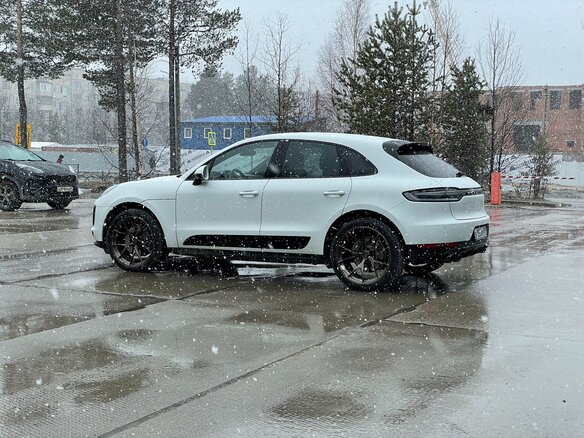 2019 Porsche Macan S I Рестайлинг, белый, 4600000 рублей - вид 5