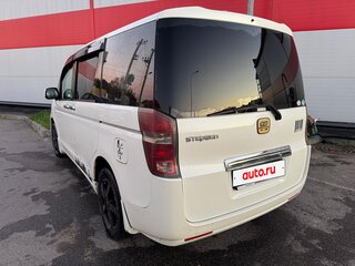 2011 Honda Stepwgn IV, белый, 900000 рублей, вид 3