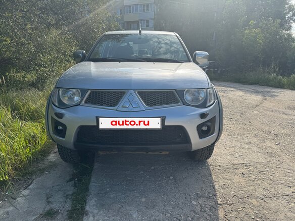 2012 Mitsubishi L200 IV, серебристый, 1600000 рублей