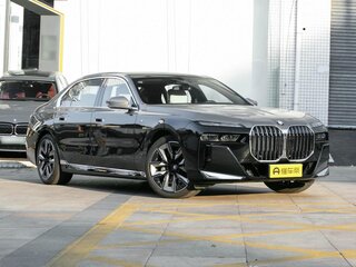 2025 BMW 7 серии 740i xDrive VII (G70), чёрный, 16760000 рублей, вид 5