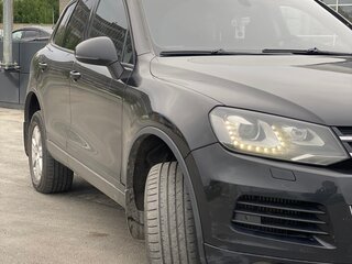 2010 Volkswagen Touareg II, чёрный, 1590000 рублей, вид 2