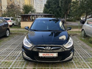 2013 Hyundai Solaris I, чёрный, 700000 рублей, вид 1