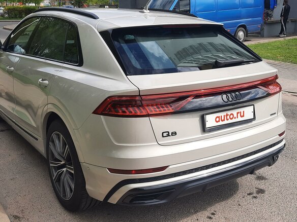 2020 Audi Q8 45 TDI I (4M), бежевый, 6300000 рублей - вид 4