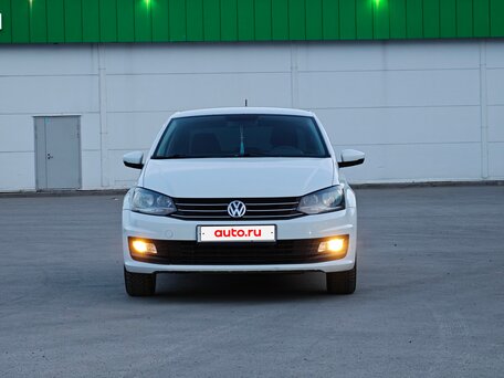 2016 Volkswagen Polo V Рестайлинг, белый, 1040000 рублей, вид 2