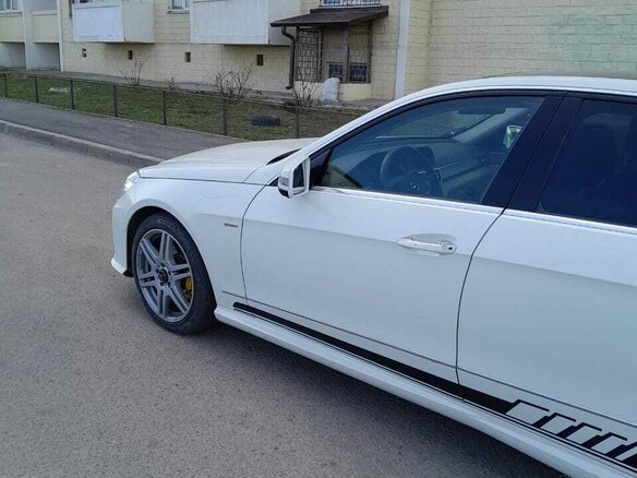 2011 Mercedes-Benz E-Класс 350 IV (W212, S212, C207), чёрный, 2000000 рублей - вид 2