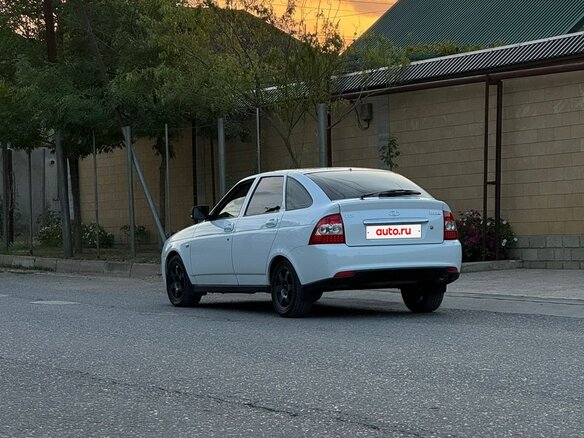 2015 Lada (ВАЗ) Priora I Рестайлинг, белый, 625000 рублей - вид 5