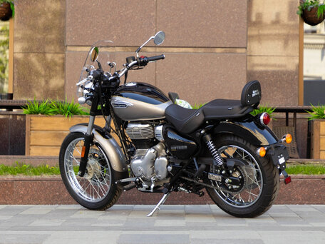 2026 Royal Enfield Meteor, серебристый, 519000 рублей, вид 3