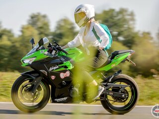 2018 Kawasaki Ninja 400, зелёный, 500000 рублей, вид 1